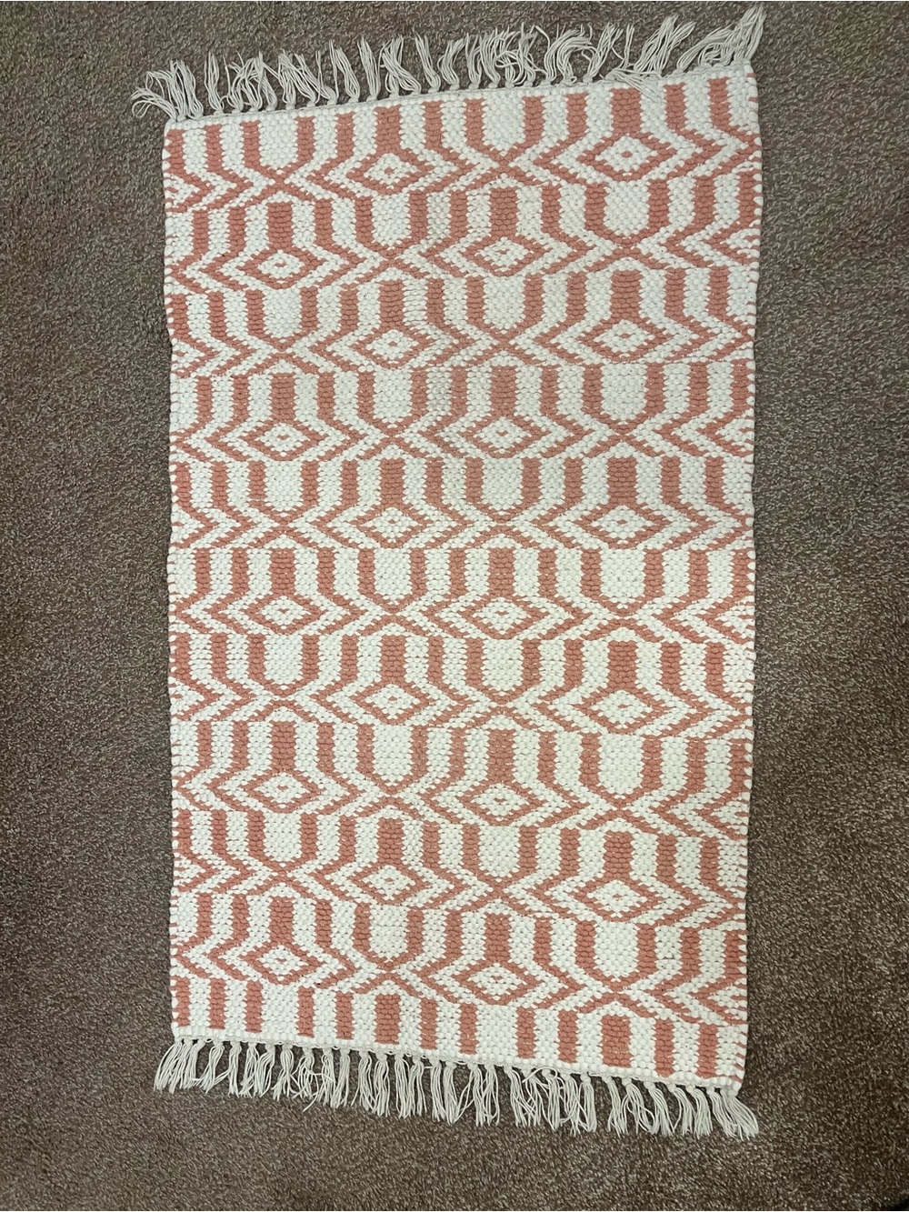 Woven Geometric Fringe Bath Rug - Pink and White